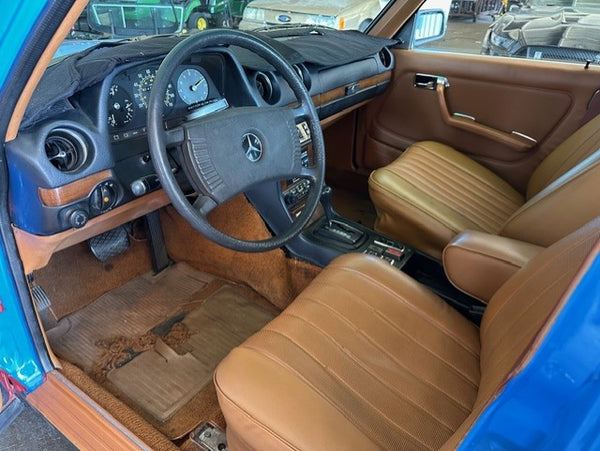 1979 Mercedes Benz 300D Station Wagon (Double) – MOVIEMACHINES