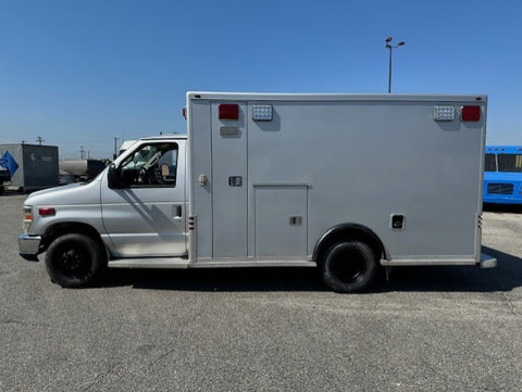 2009 Ford F450 Modular Ambulance (Double)