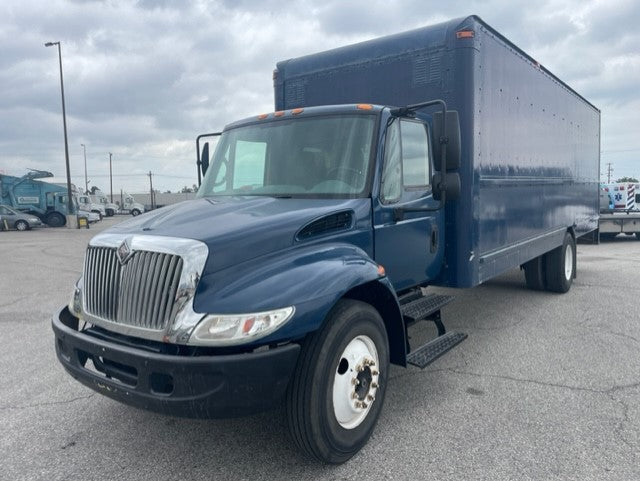 2004 International 4300 Box Truck