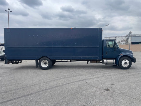 2004 International 4300 Box Truck