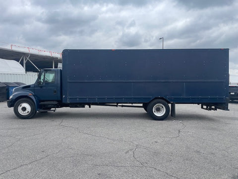 2004 International 4300 Box Truck