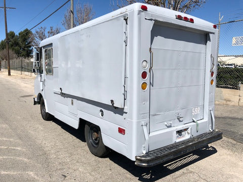 1984 Chevrolet Surveillance Step Van (Modern interior)