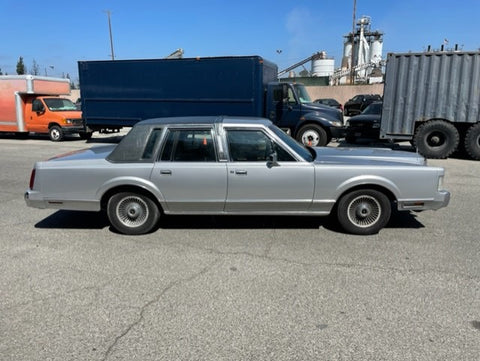 1985 Lincoln Town Car (Double)