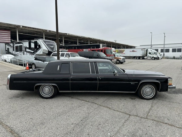 1980 Cadillac Fleetwood Limousine – MOVIEMACHINES