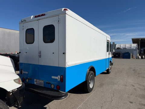 2004 Workhorse Step Van (Double)