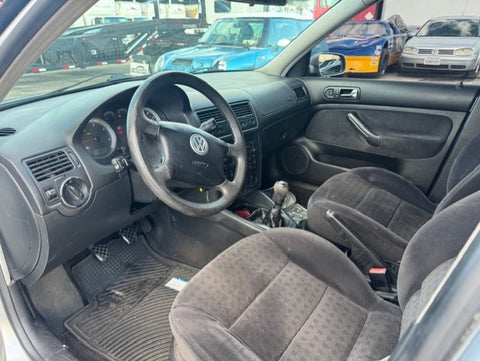 2005 Volkswagen Jetta Wagon (Doubles)