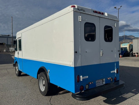 2004 Workhorse Step Van (Double)